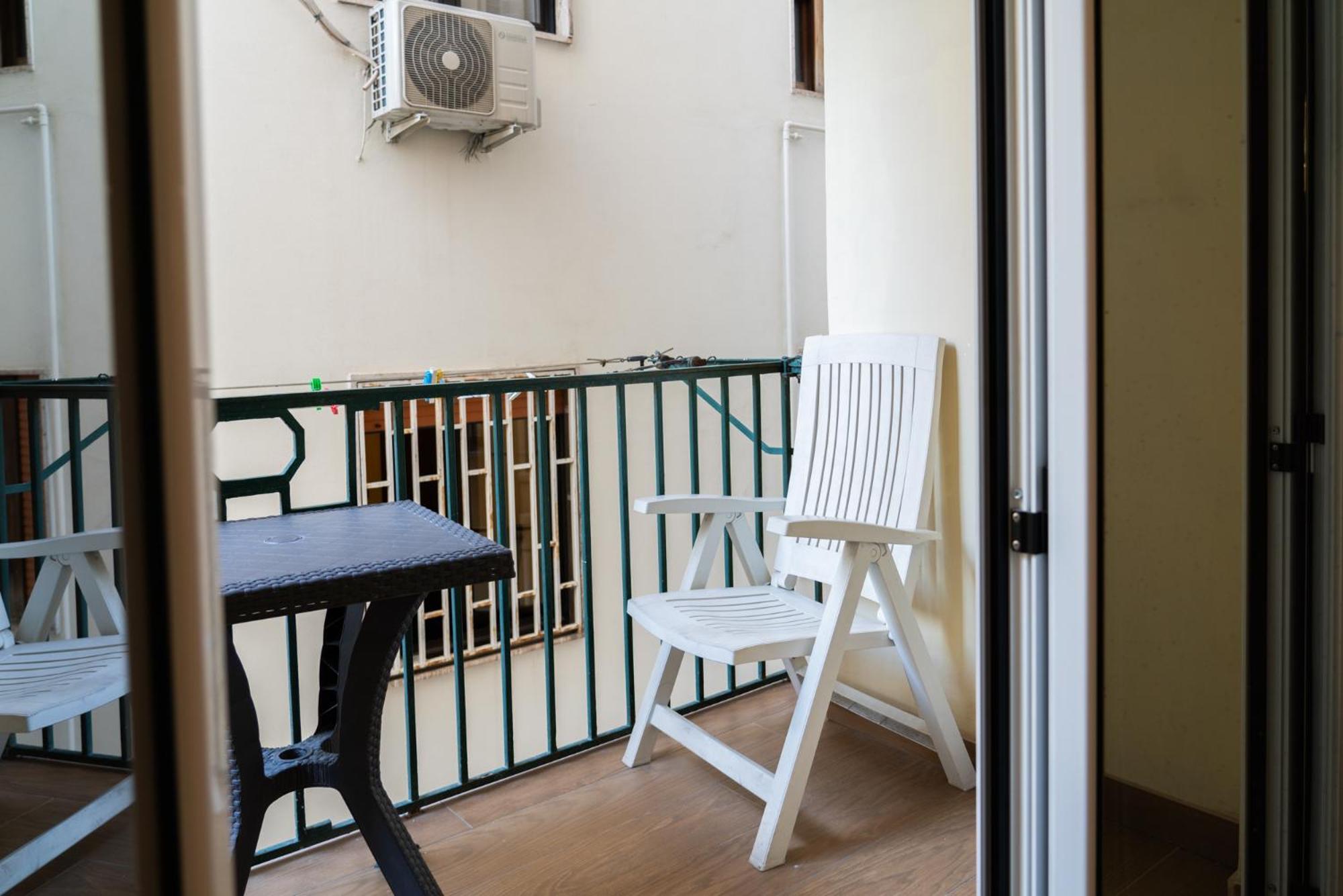 Suite Cervantes Napoli Bagian luar foto