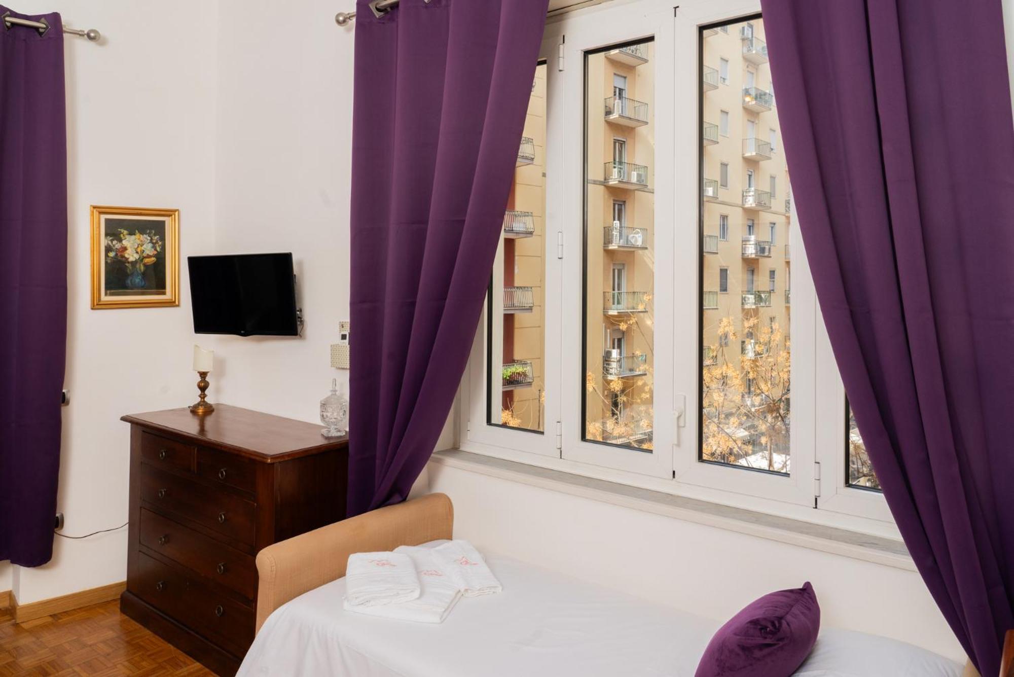 Suite Cervantes Napoli Bagian luar foto