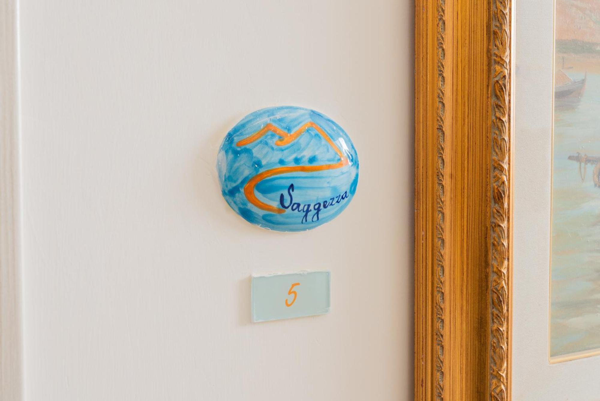 Suite Cervantes Napoli Bagian luar foto