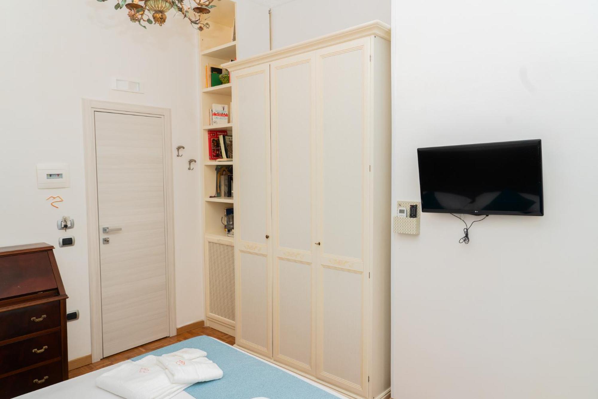 Suite Cervantes Napoli Bagian luar foto