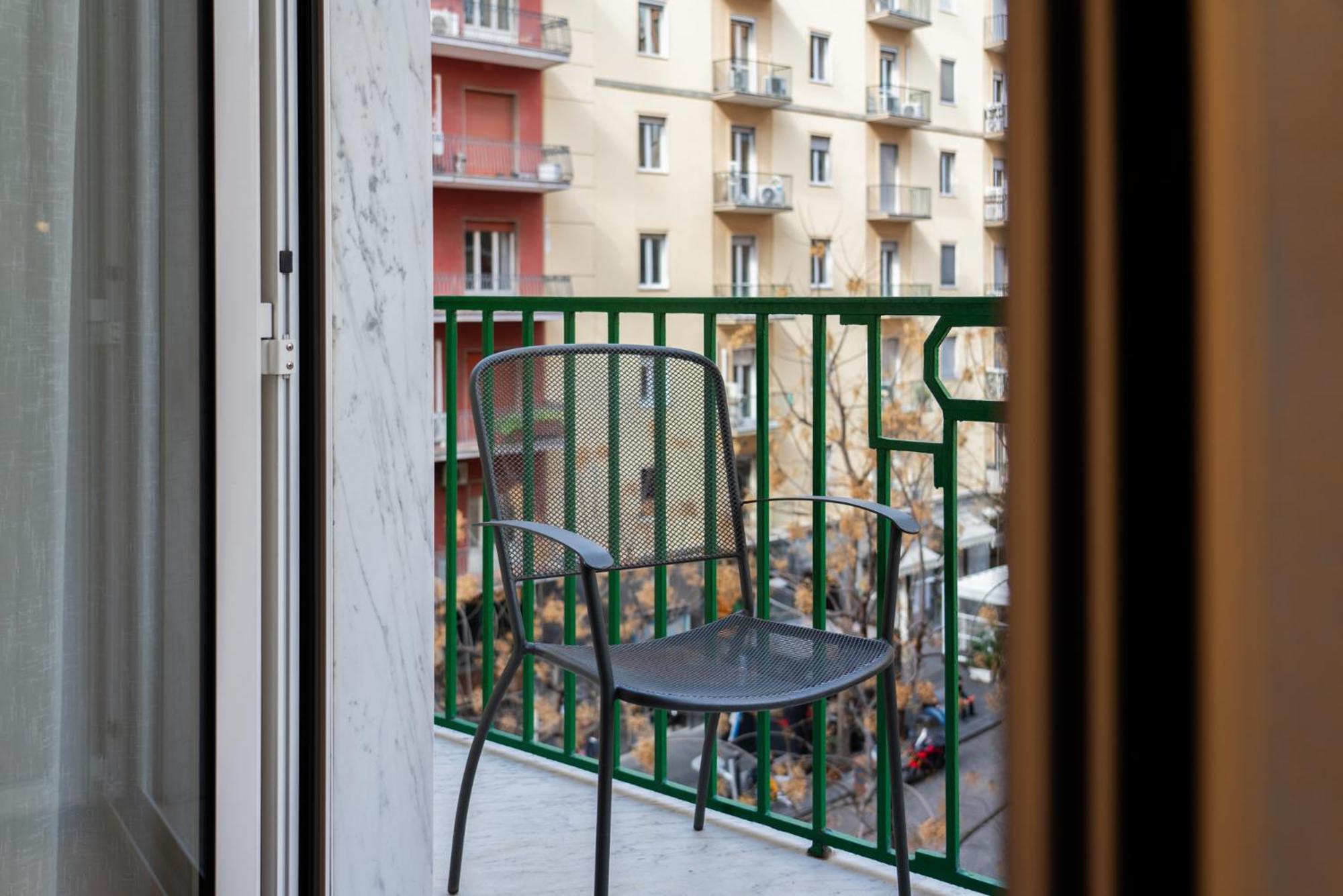 Suite Cervantes Napoli Bagian luar foto